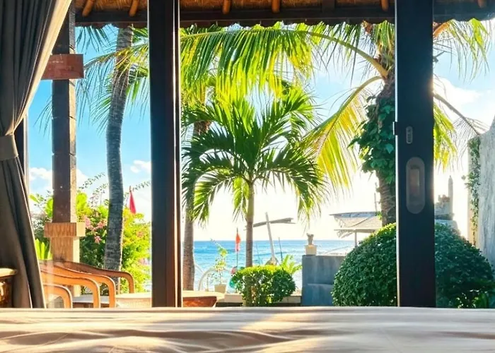 ゲストハウス Coconut & Warung アメッド